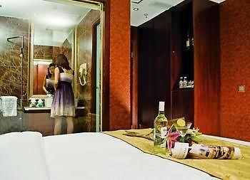 Chengdu Care U Well Hotel Jinjiang  Экстерьер фото